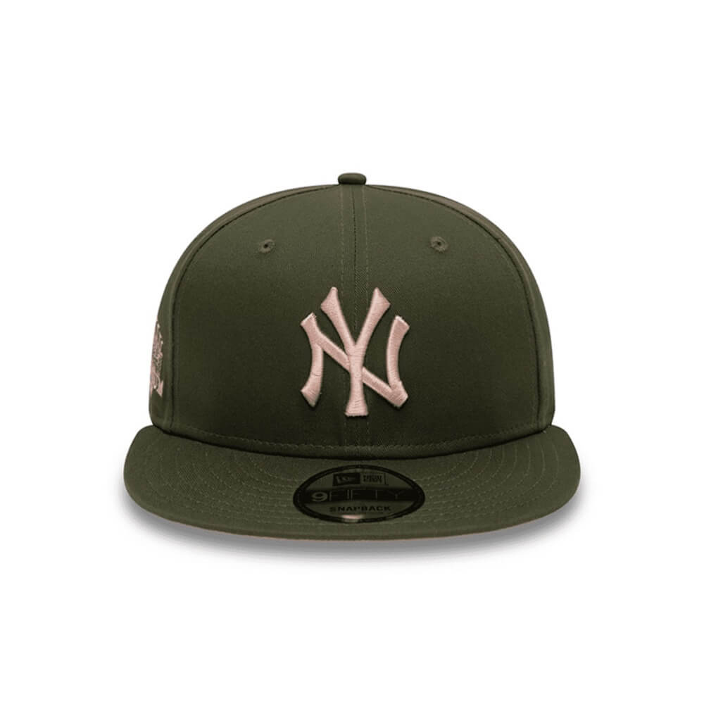 NEW ERA 9FIFTY MLB SIDE PATCH NY YANKEES ADJUSTABLE CLOSED CAP GREEN