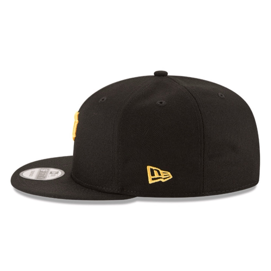 NEW ERA 9FIFTY MLB BASICA PITSSBURG GORRA AJUSTABLE NEGRA LOGO AMARILLO