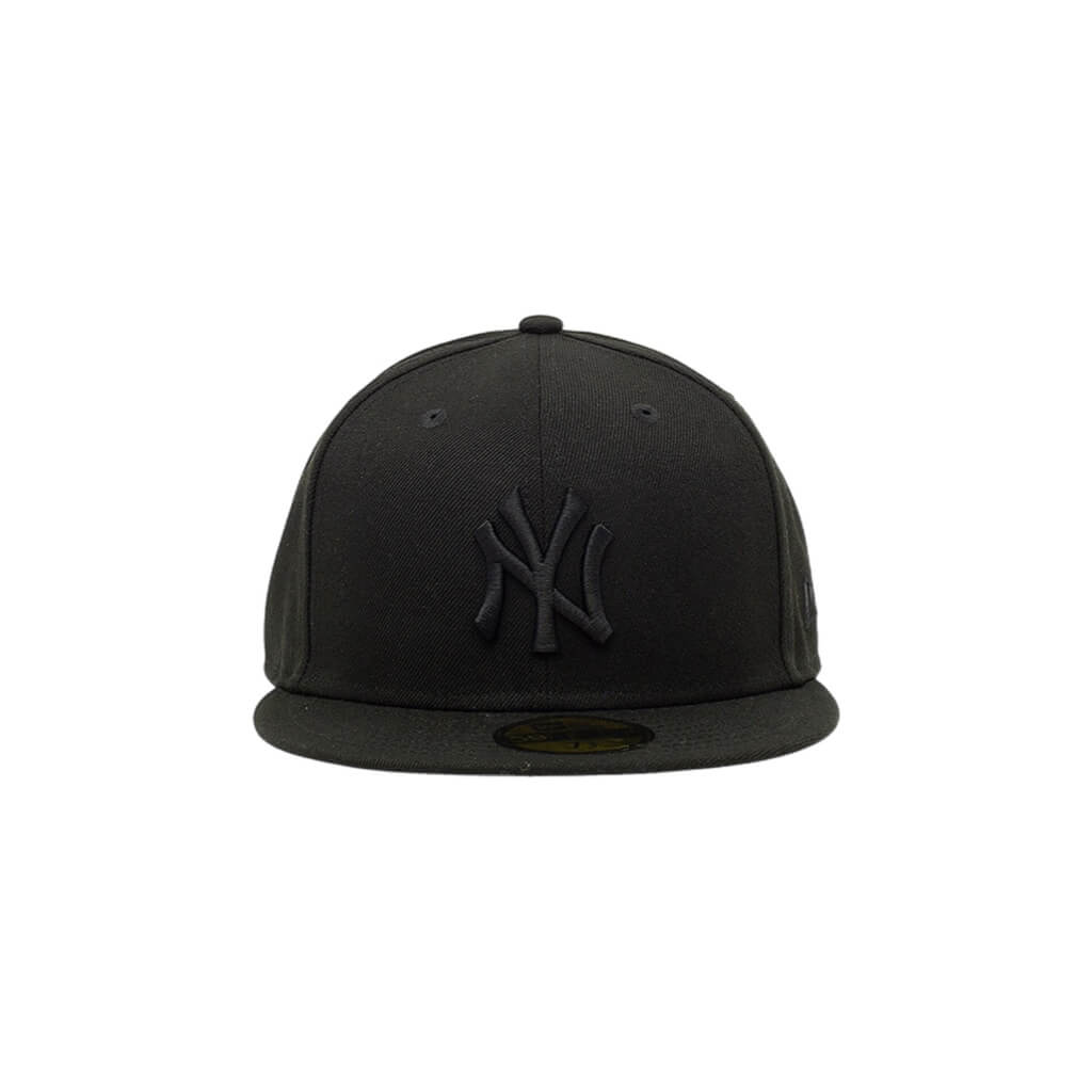 NEW ERA 59FIFTY MLB BASICA NY YANKEES LOGO NEGRO GORRA CERRADA NEGRA