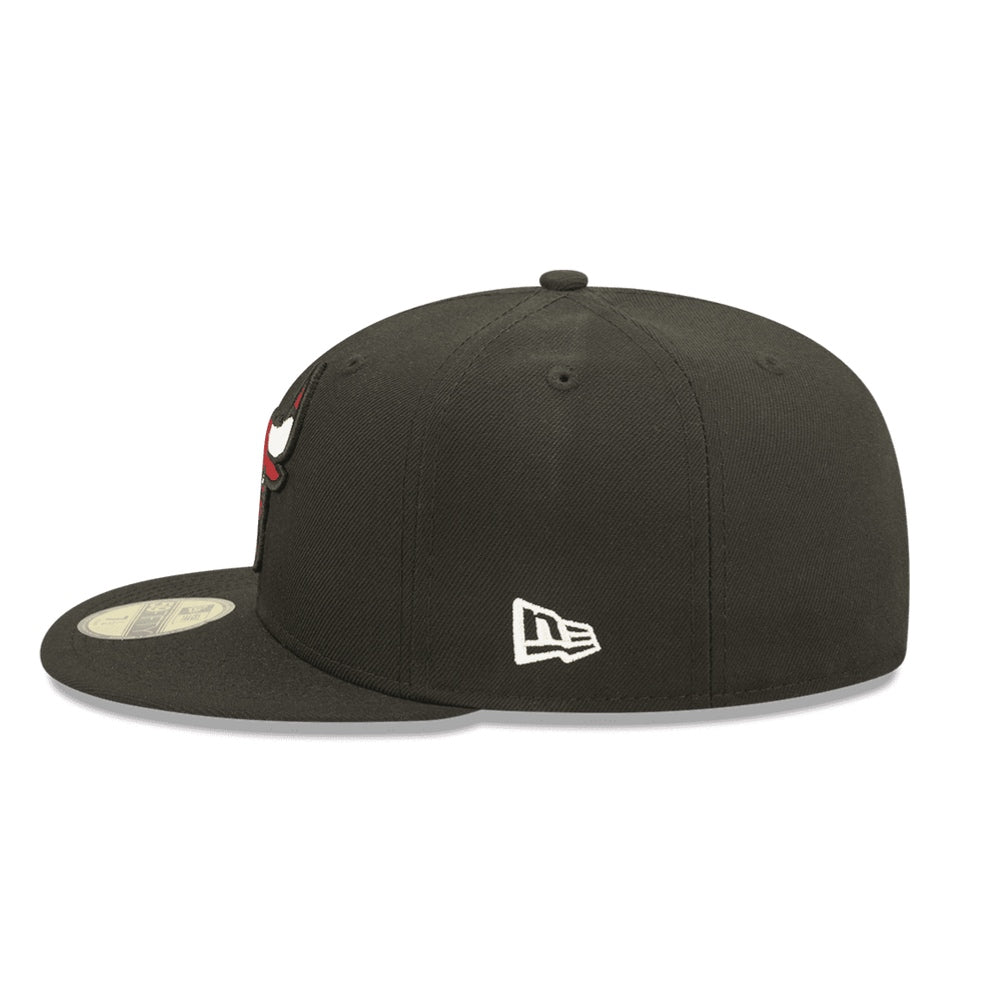 NEW ERA 59FIFTY NBA CHICAGO BULLS GORRA BASICA CERRADA NEGRA LOGO ROJO