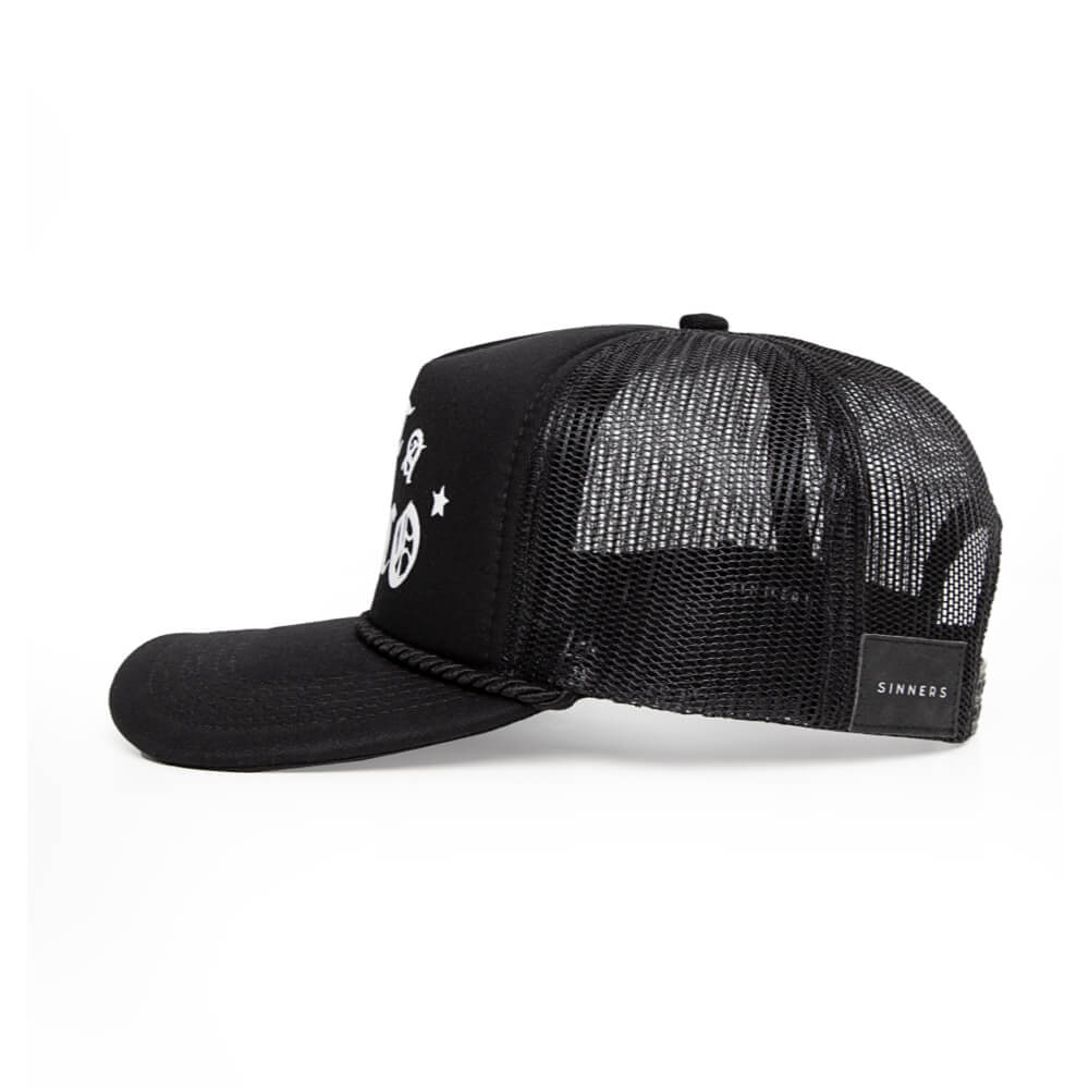 SINNERS NOT A NARCO GORRA AJUSTABLE NEGRO Y BLANCO