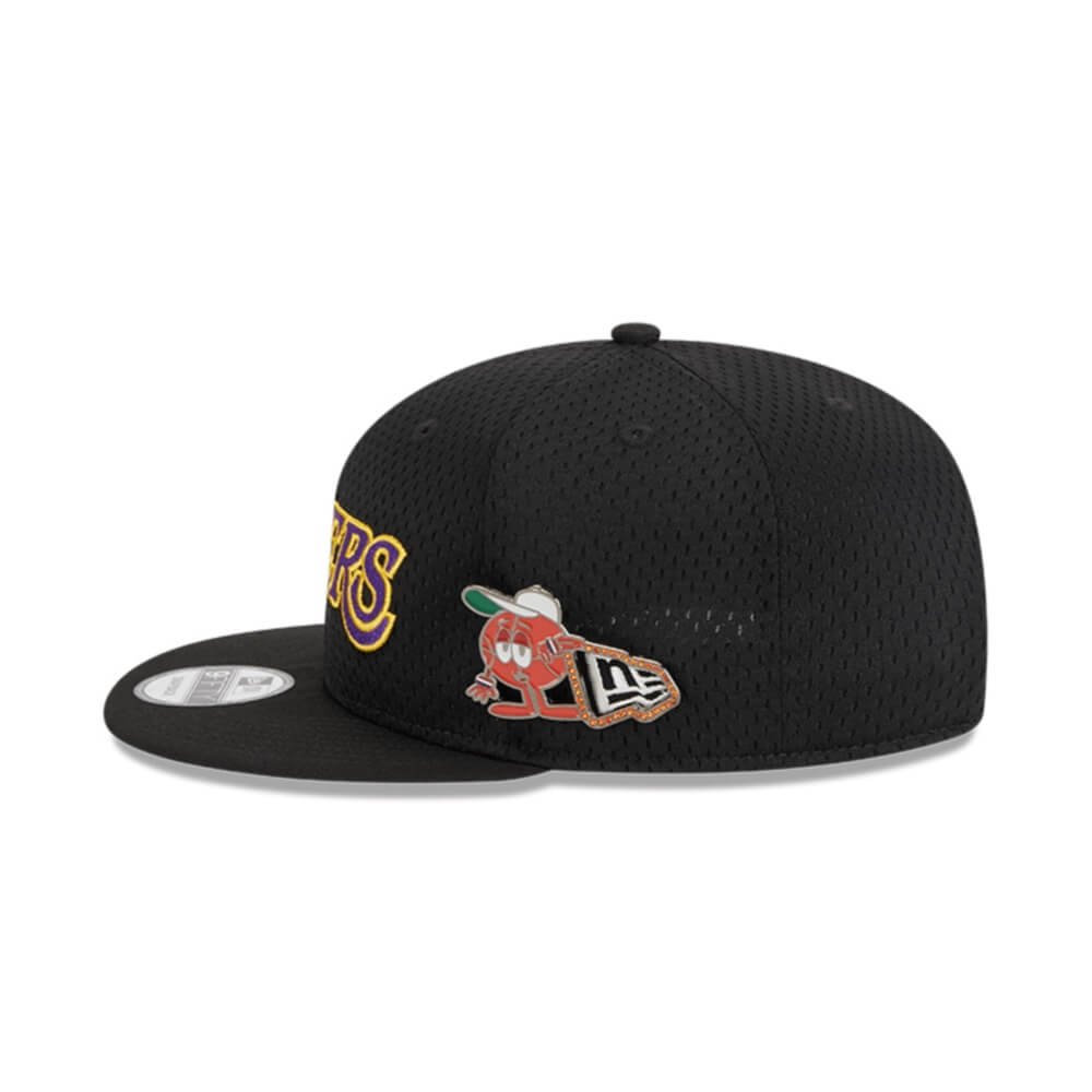 NEW ERA 9FIFTY NBA LA LAKERS GORRA POST UP AJUSTABLE NEGRA LOGO MORADO