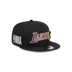NEW ERA 9FIFTY NBA LA LAKERS GORRA POST UP AJUSTABLE NEGRA LOGO MORADO