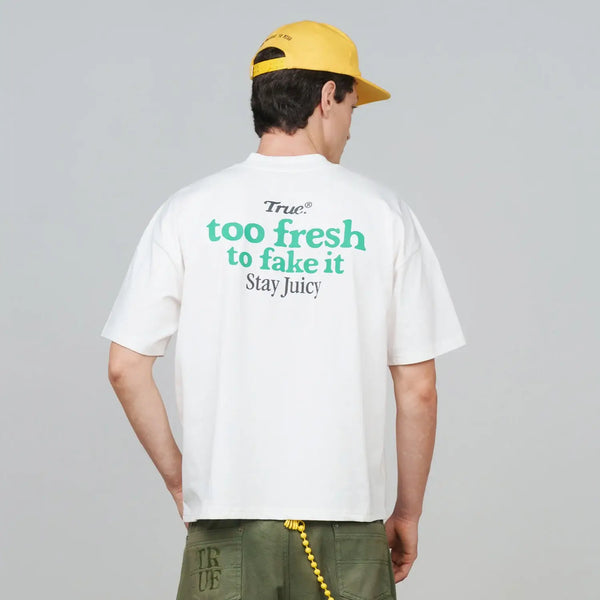 TRUE TOO FRESH TO FAKE IT JUICY CAMISETA BOXY BEIGE