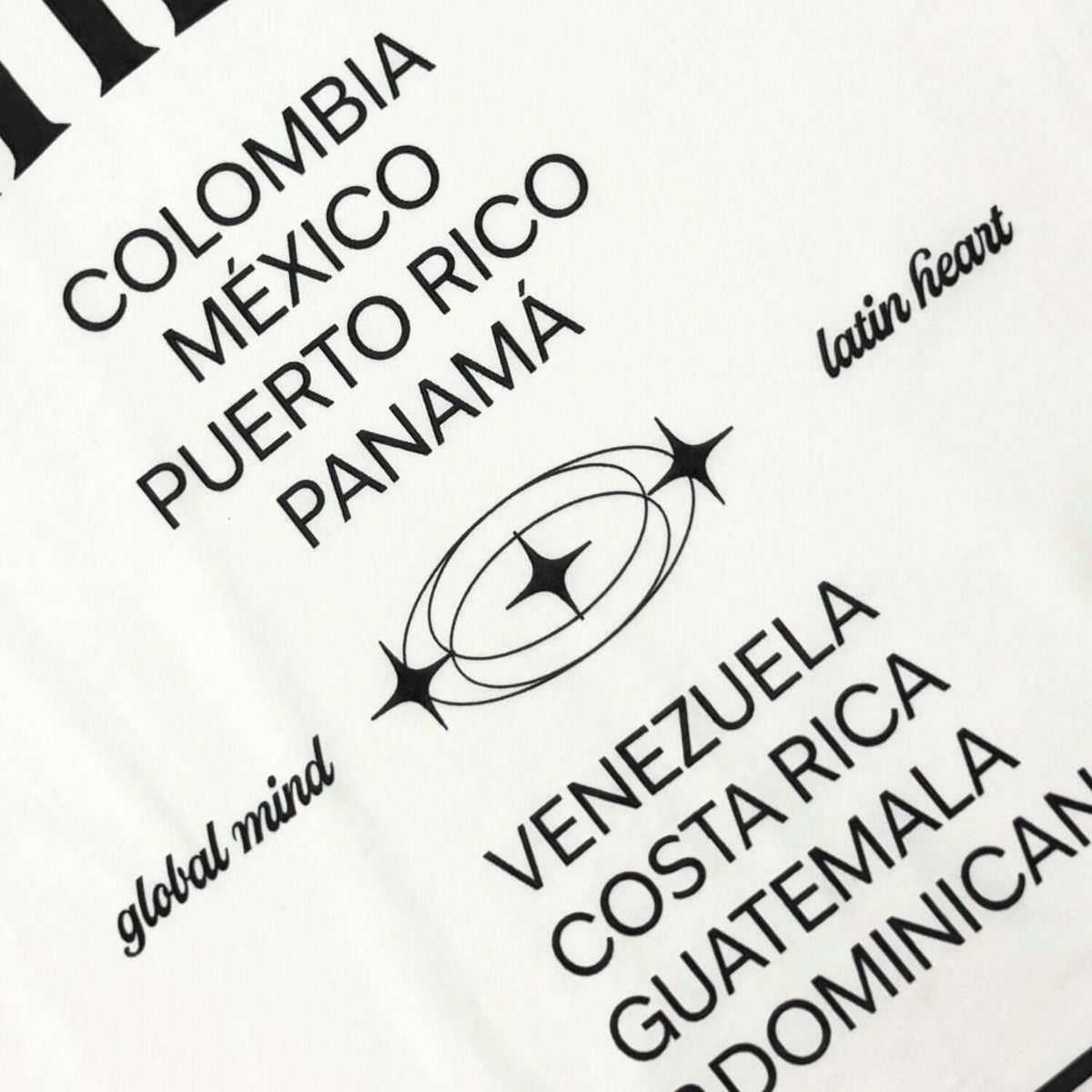TRUE LATINOS CAMISETA OVERSIZE BEIGE