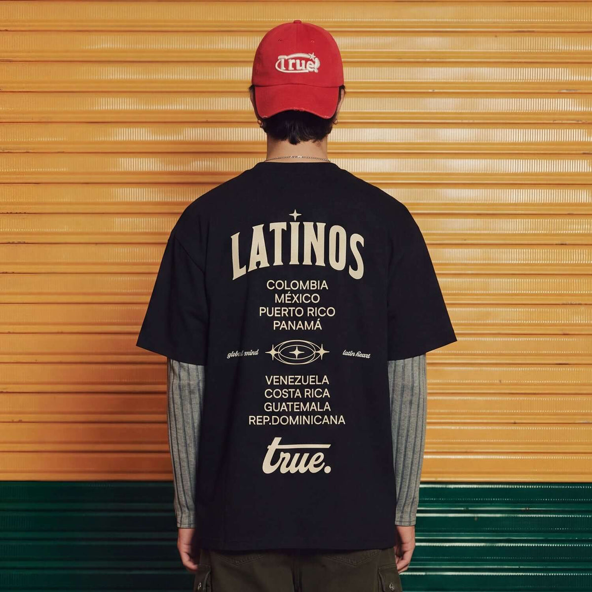 TRUE LATINOS CAMISETA OVERSIZE NEGRA
