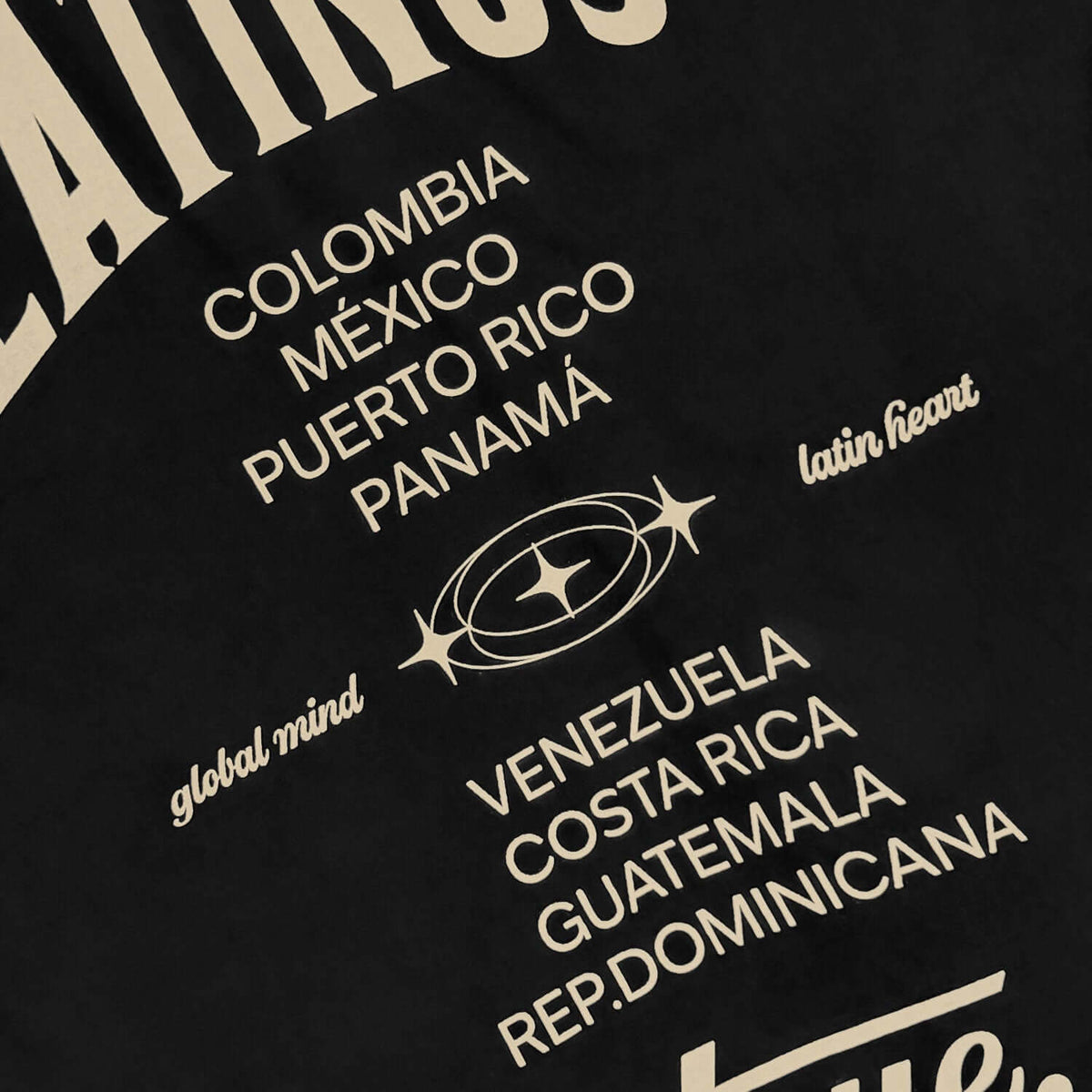 TRUE LATINOS CAMISETA OVERSIZE NEGRA