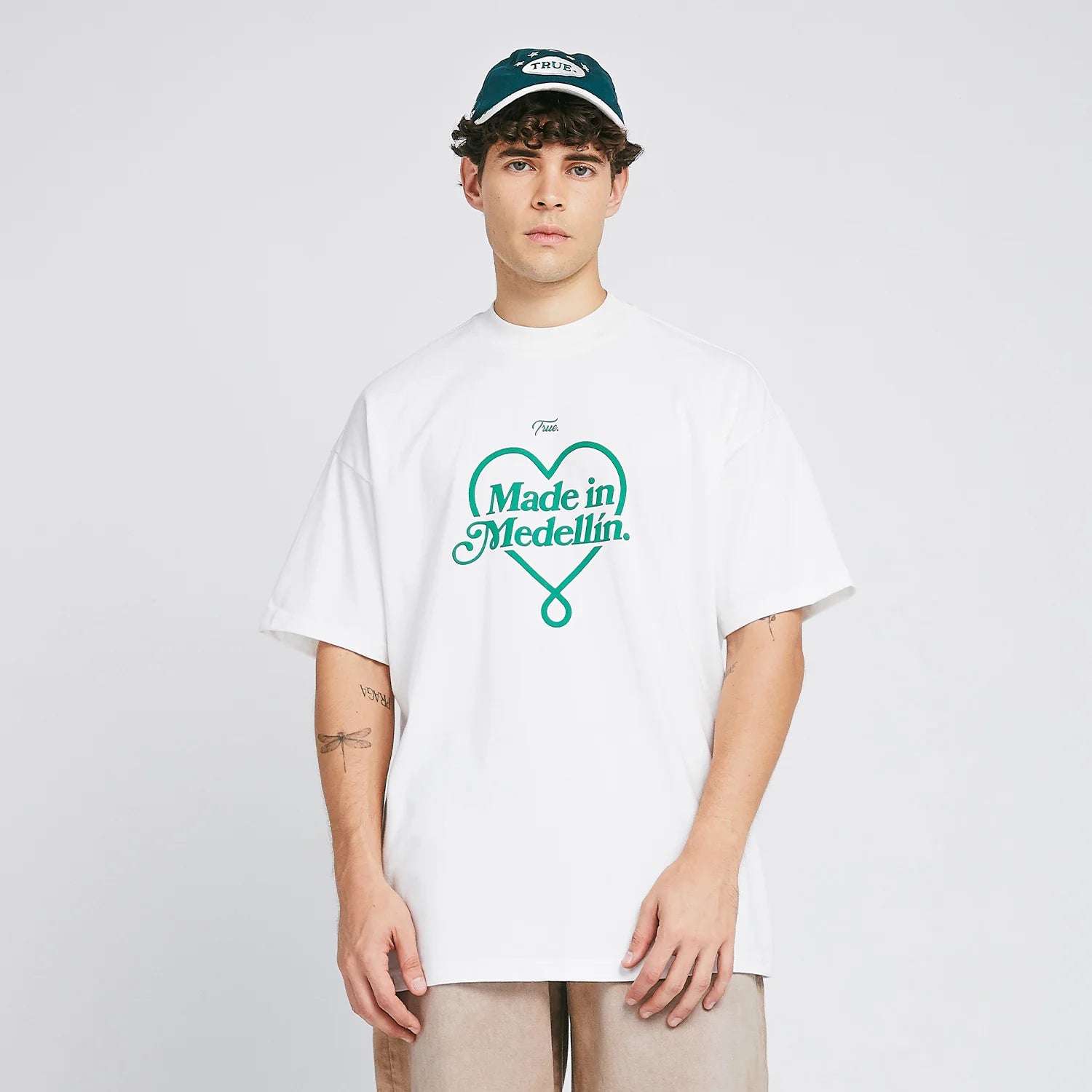 TRUE MEDELLIN OVERSIZED T-SHIRT CAMISETA BEIGE
