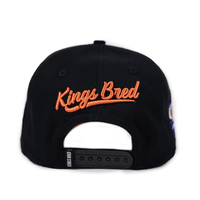 KINGS BRED X RIMAS SPORTS ALVAREZ 4 GORRA AJUSTABLE NEGRA / AZUL