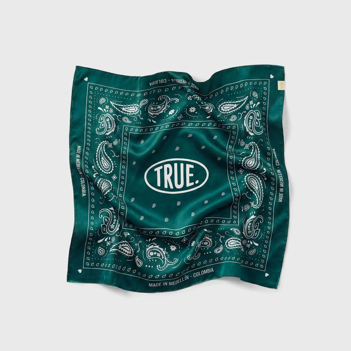 TRUE PAISLEY BANDANA VERDE