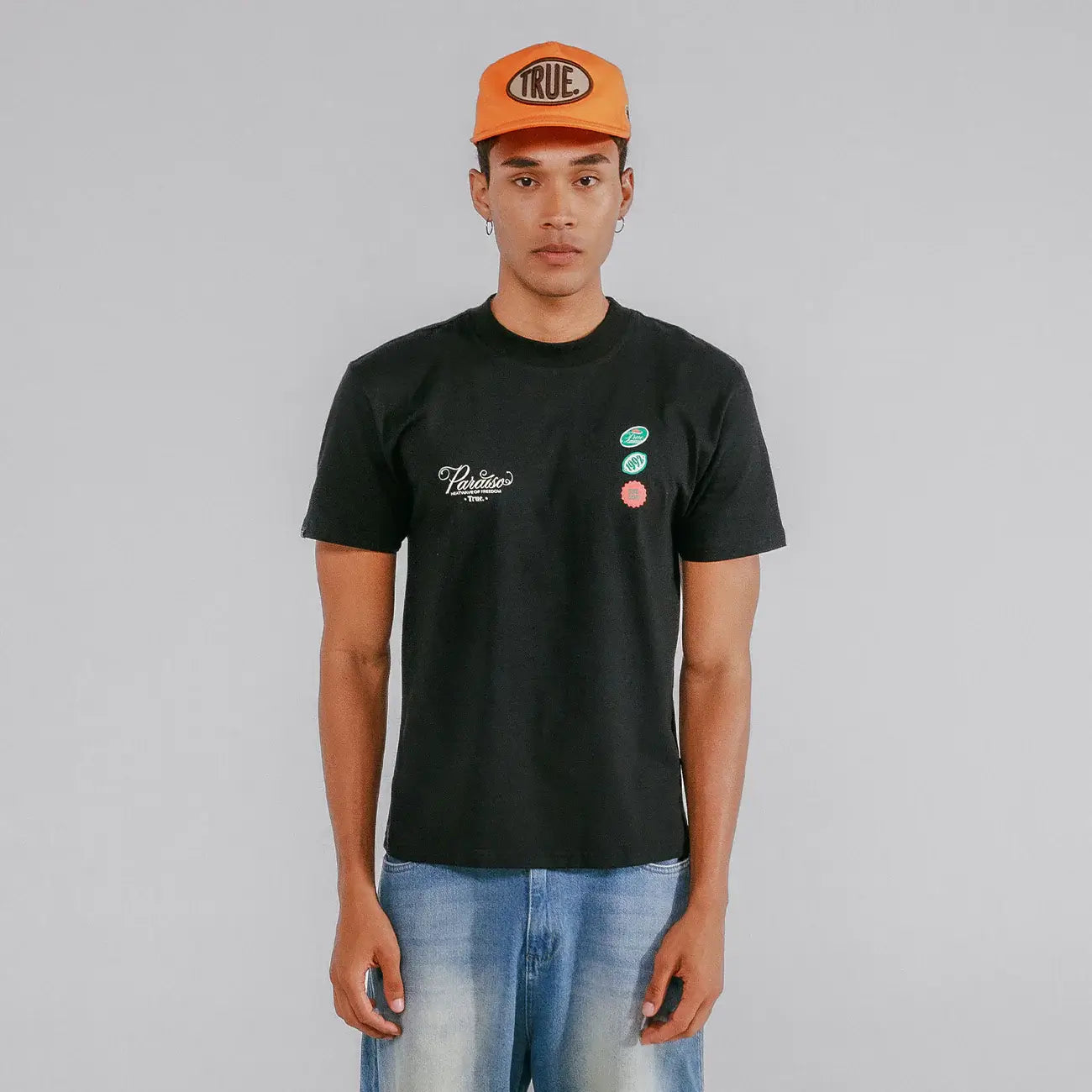 TRUE PARAÍSO REGULAR T-SHIRT CAMISETA NEGRA