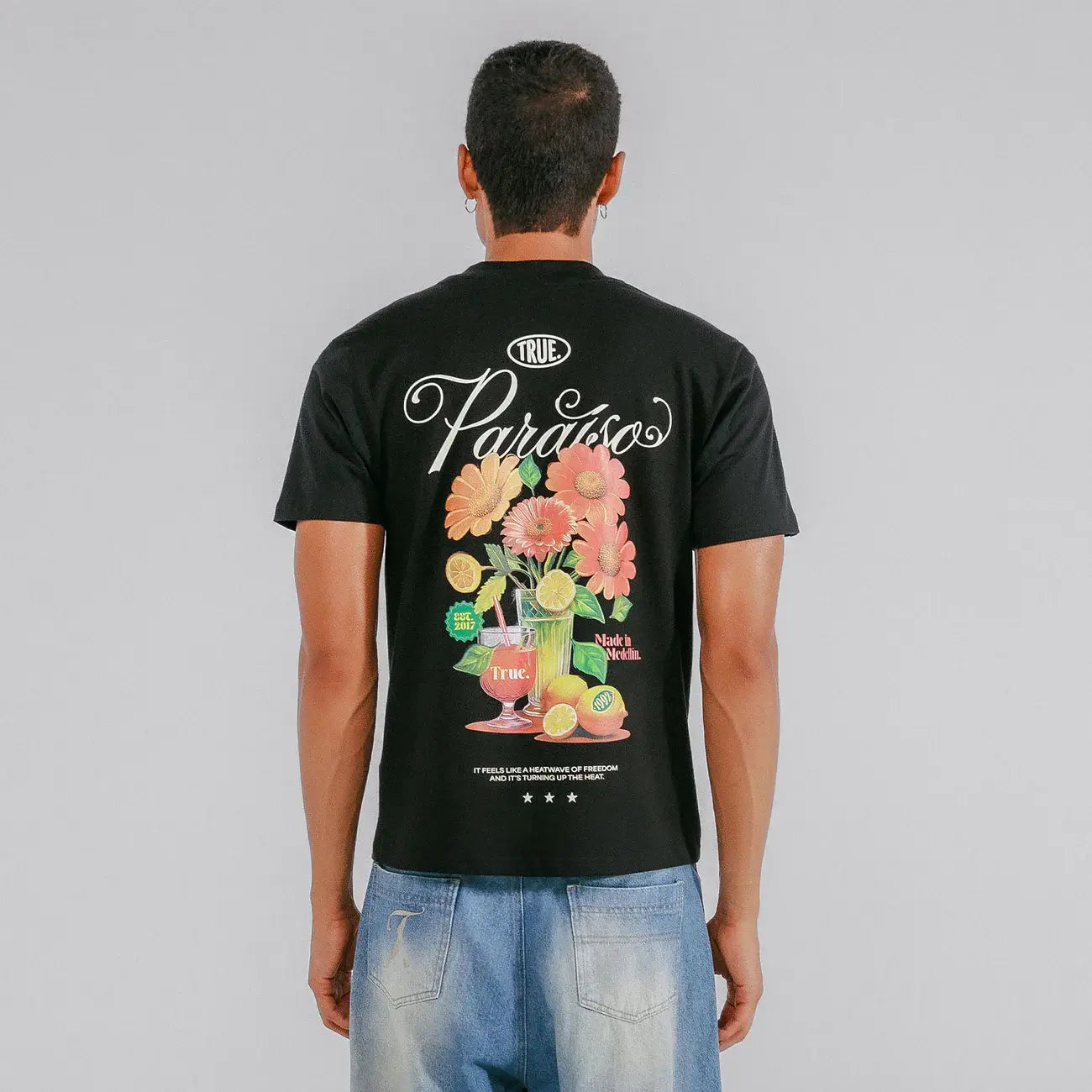 TRUE PARAÍSO REGULAR T-SHIRT CAMISETA NEGRA