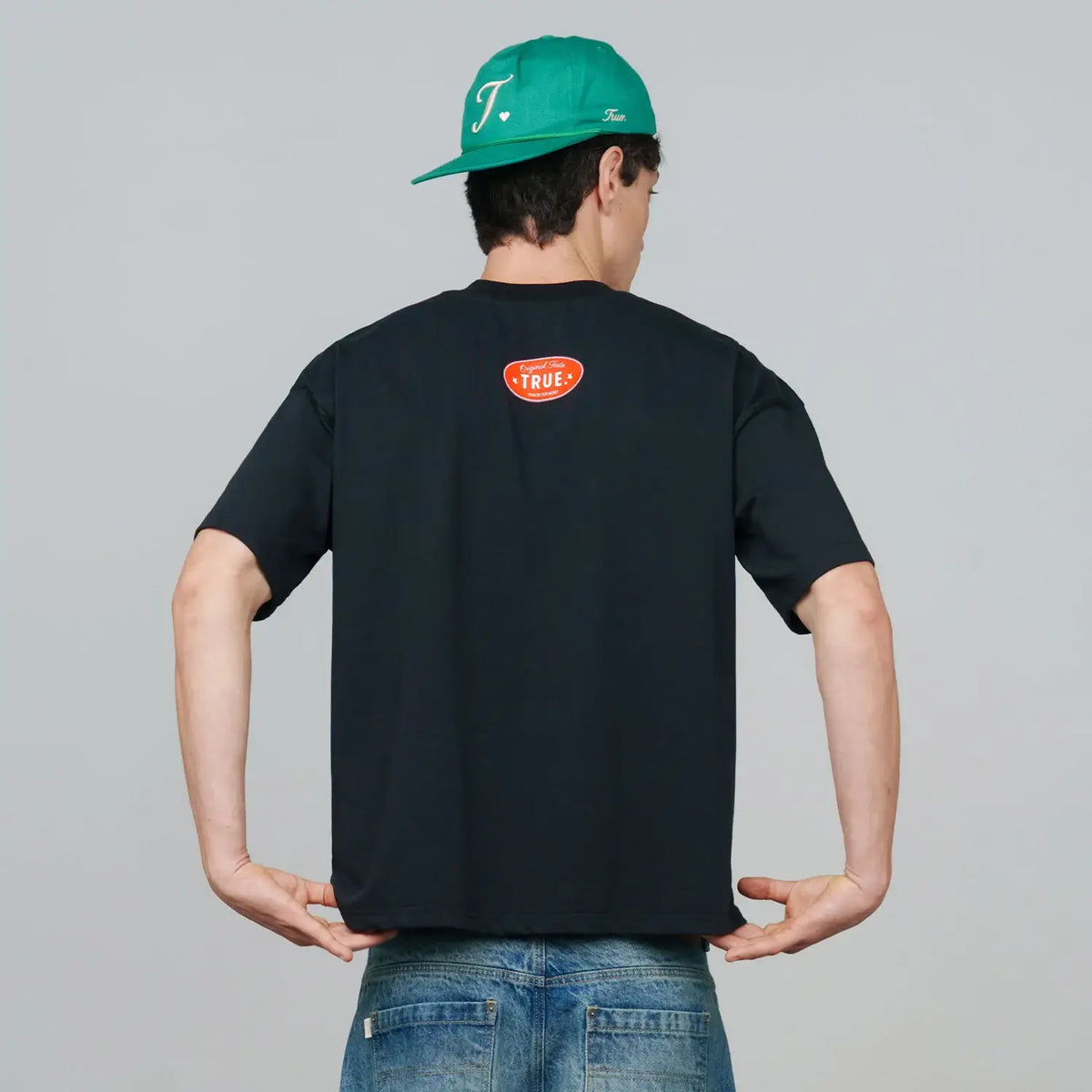 TRUE TOO FRESH TO FAKE IT POP TASTE CAMISETA BOXY NEGRA