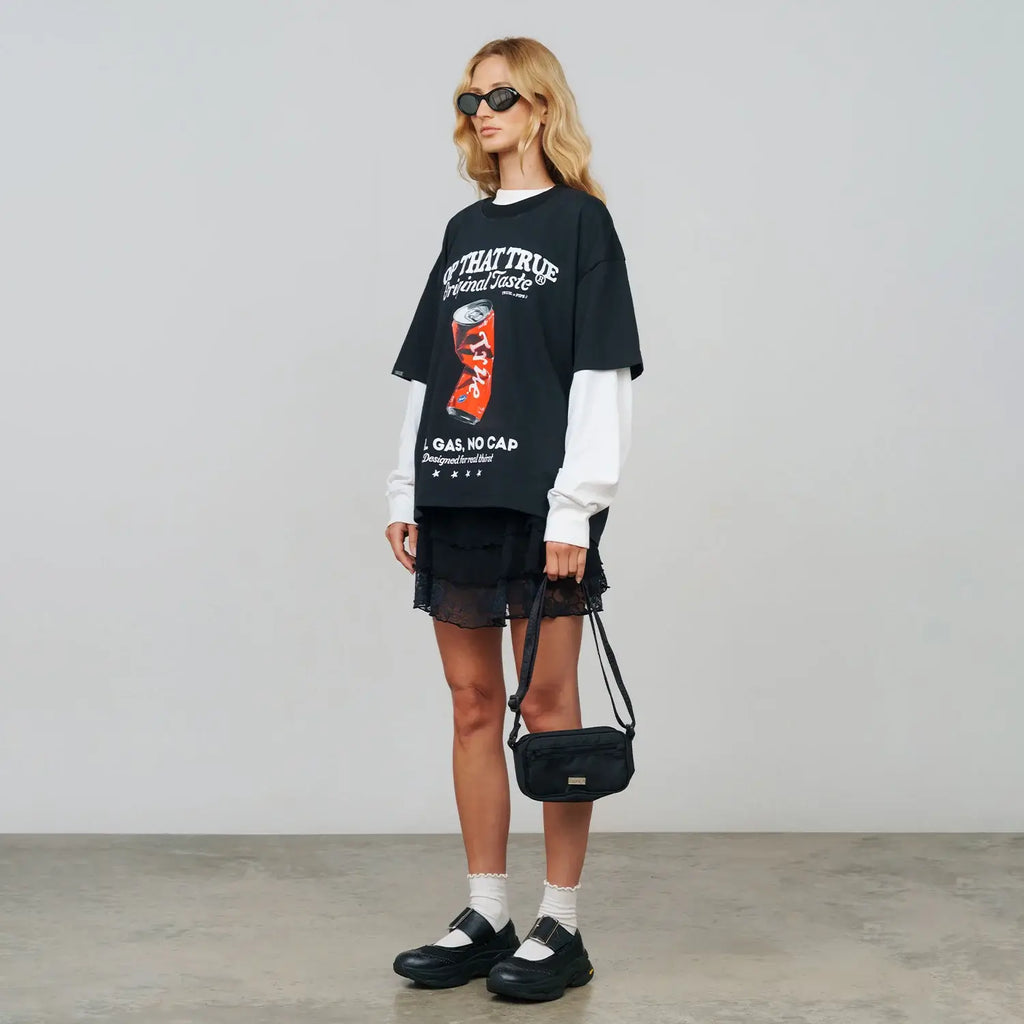 TRUE TOO FRESH TO FAKE IT POP TASTE CAMISETA BOXY NEGRA