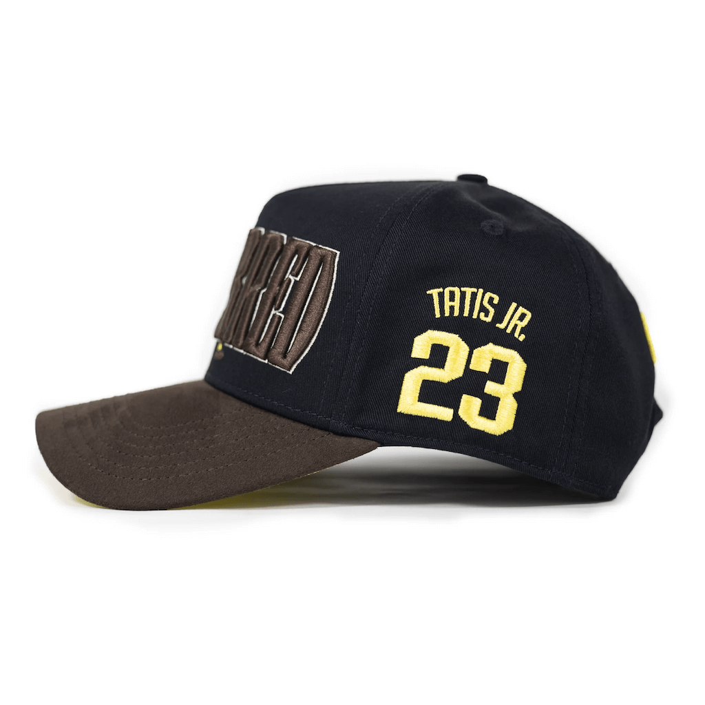 KINGS BRED X RIMAS SPORTS TATIS JR 23 GORRA AJUSTABLE NEGRA / CAFE