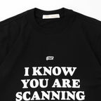 TRUE SCANNING CROPPED TEE CAMISETA NEGRA