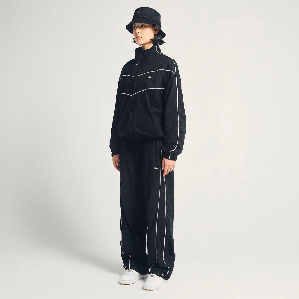 TRUE SIGNATURE TRACK JACKET CHAQUETA NEGRO