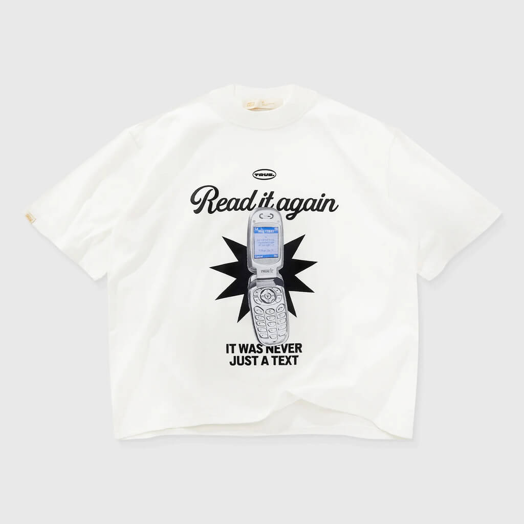 TRUE TOO BRIGHT TO MISS TEXT ME CAMISETA BOXY BEIGE