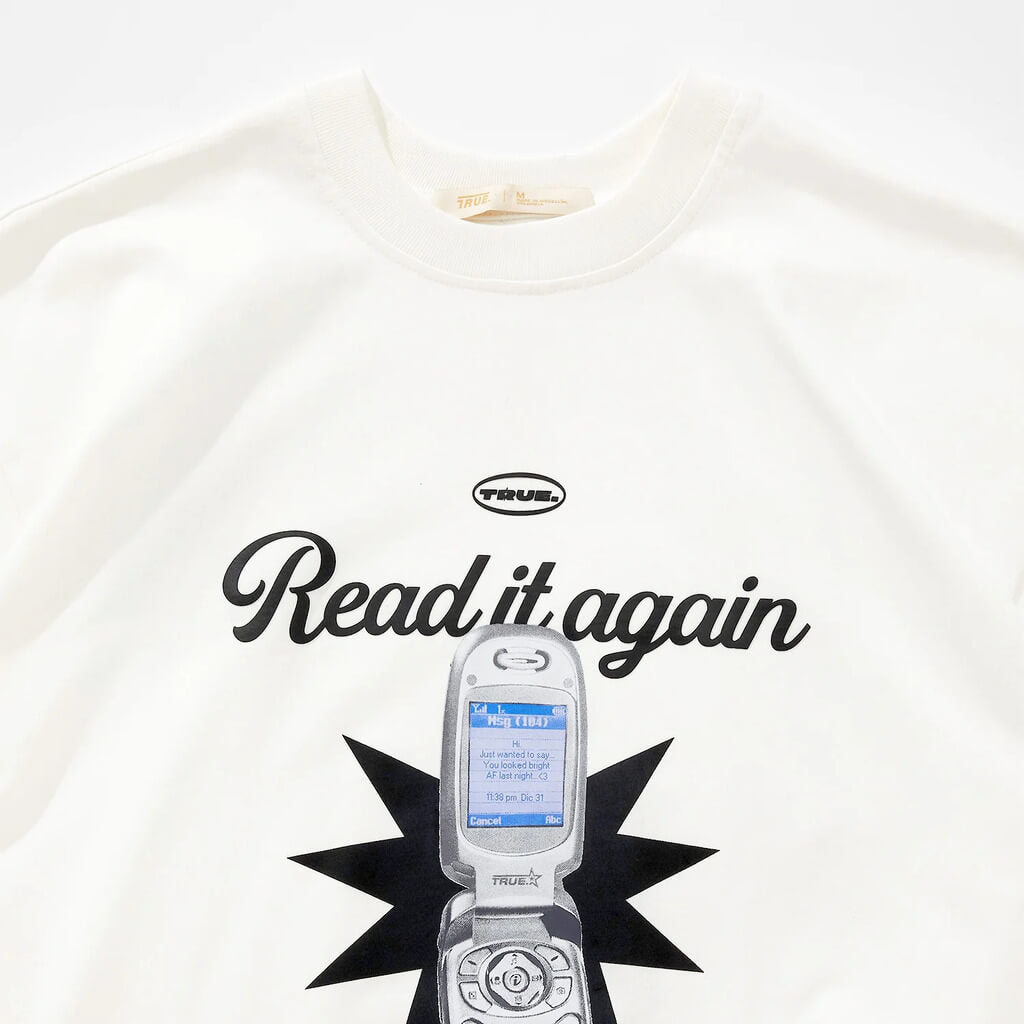 TRUE TOO BRIGHT TO MISS TEXT ME CAMISETA BOXY BEIGE