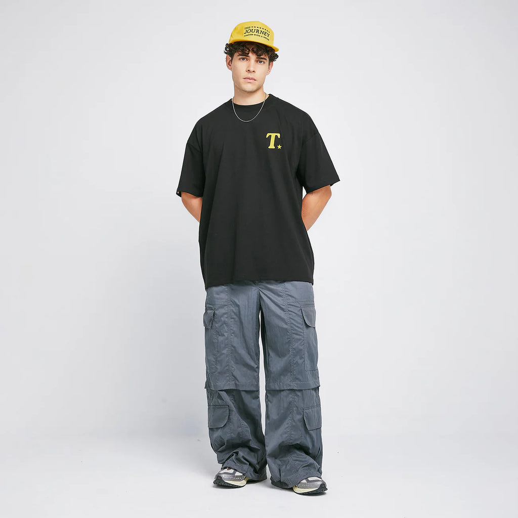 TRUE THE JOURNEY OVERSIZED T-SHIRT CAMISETA NEGRA