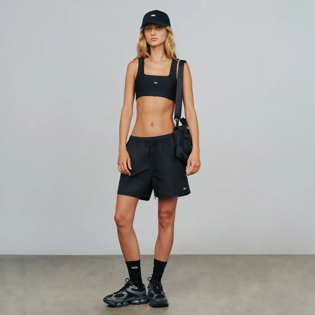 TRUE CLASSICS ACTIVE SHORTS NEGROS