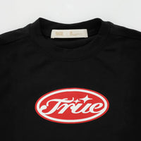 TRUE TRUE STAMP SLIM TEE CAMISETA NEGRA
