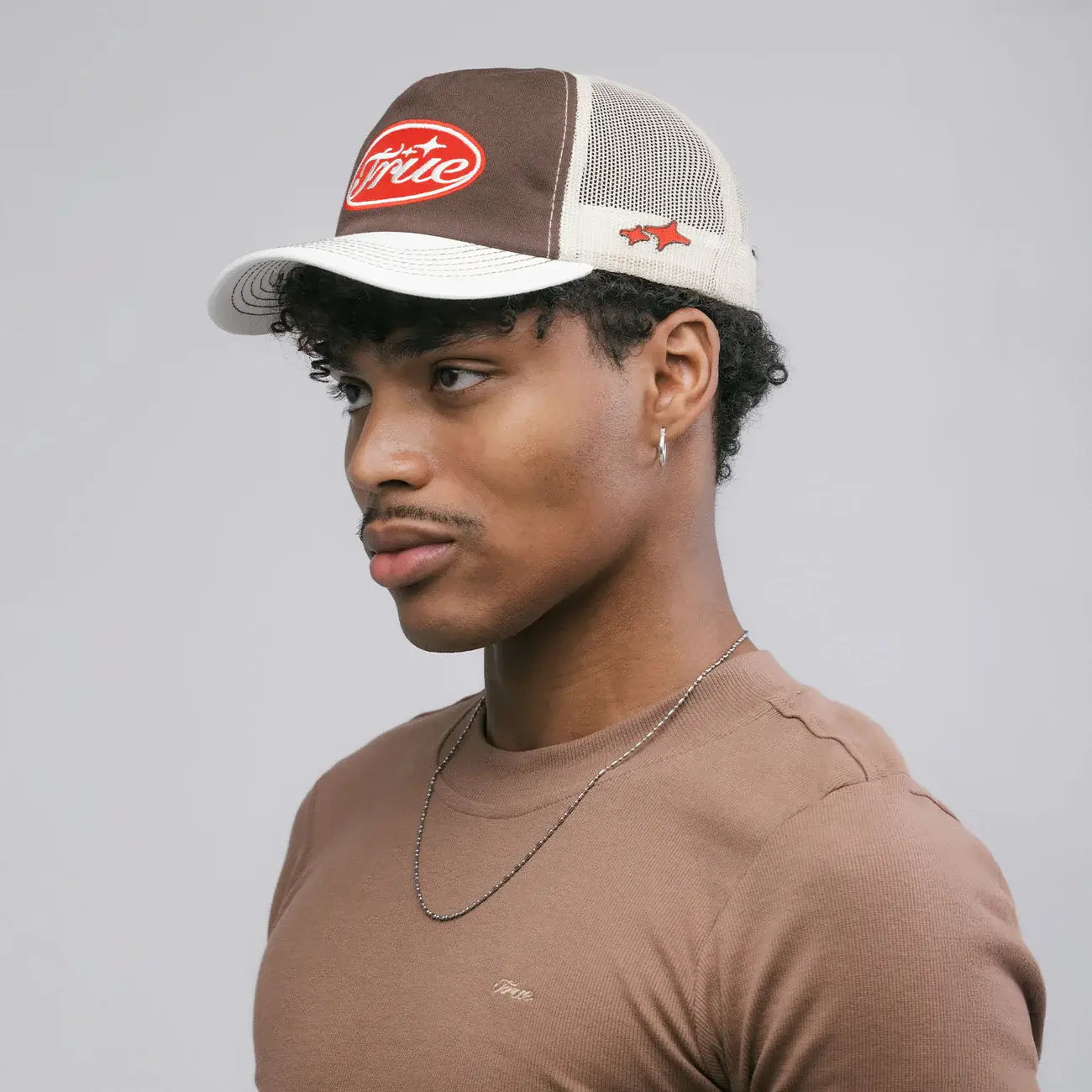 TRUE TRUE STAMP TRUCKER CAP GORRA AJUSTABLE CAMIONERA CAFE