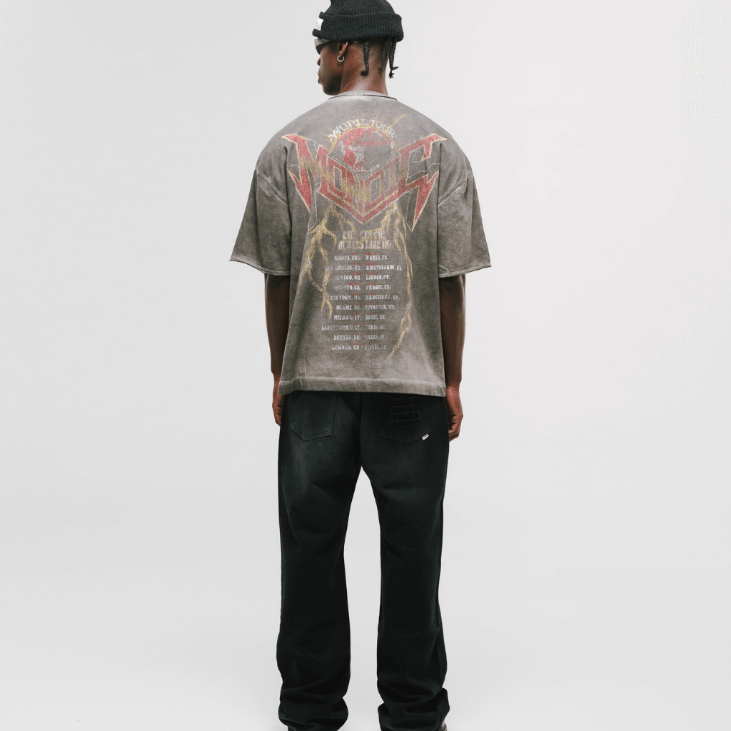 MONOIC RECORDS CAMISETA BOXY FIT WORLD TOUR GRIS DESGASTADO