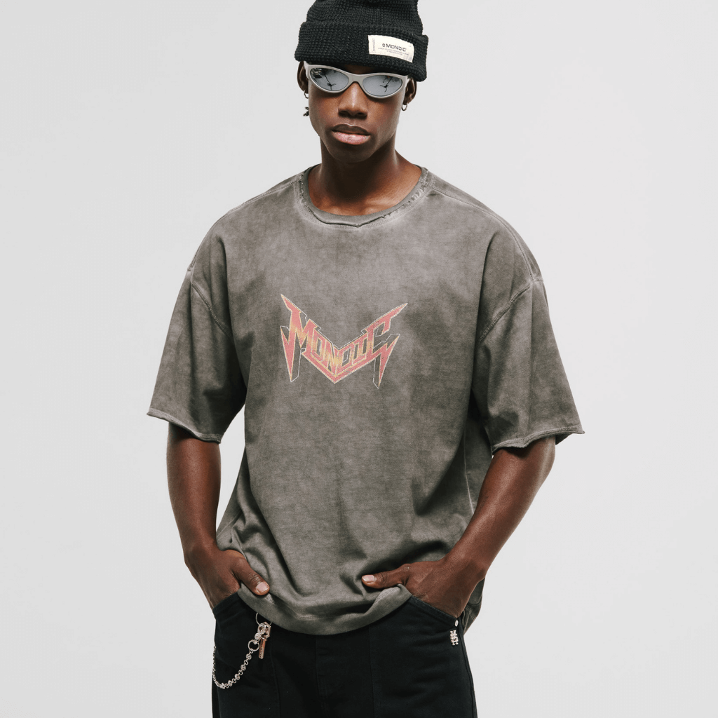 MONOIC RECORDS CAMISETA BOXY FIT WORLD TOUR GRIS DESGASTADO