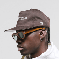 MONOIC RECORDS LATIN DESIGN COLLECTIVE GORRA AJUSTABLE CAFE