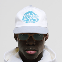 MONOIC RECORDS COMPASS GORRA AJUSTABLE BLANCO HUESO Y AZUL CLARO