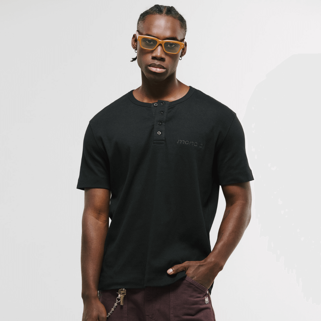 MONOIC RECORDS CAMISETA HENLEY NEGRA