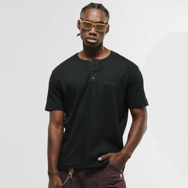 MONOIC RECORDS CAMISETA HENLEY NEGRA