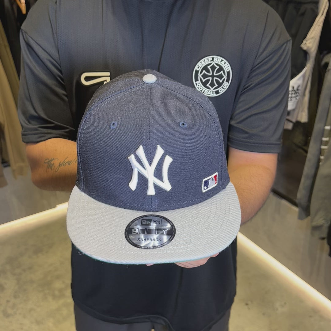 NEW ERA 9FIFTY MLB NY YANKEES BACKLETTER GORRA AJUSTABLE AZUL NAVY
