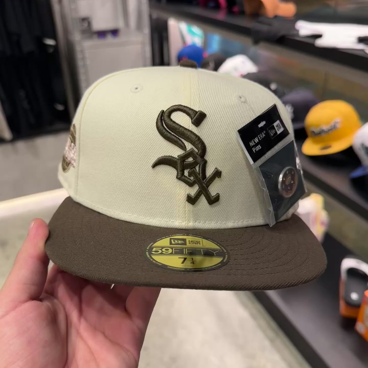 NEW ERA 59FIFTY MLB CHICAGO WHITE SOX DOUGHNUT PIN GORRA CERRADA BEIGE / CAFE