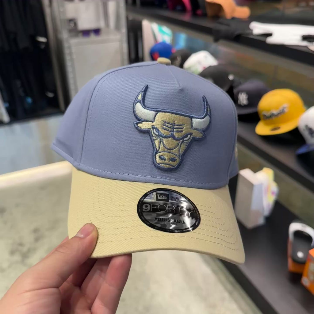 NEW ERA 9FORTY MLB CHICAGO BULLS BLUEBERRY CREAM GORRA AJUSTABLE AZUL