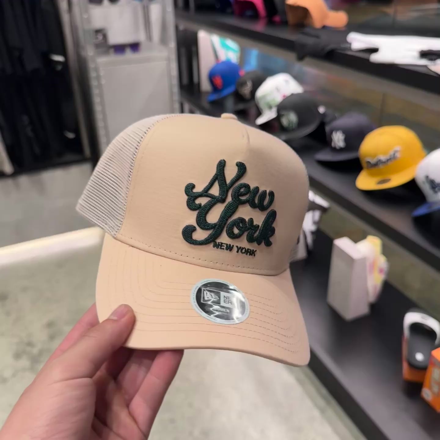 NEW ERA 9FORTY BRAND CITY SCRIPT GORRA AJUSTABLE CAMIONERA ROSA