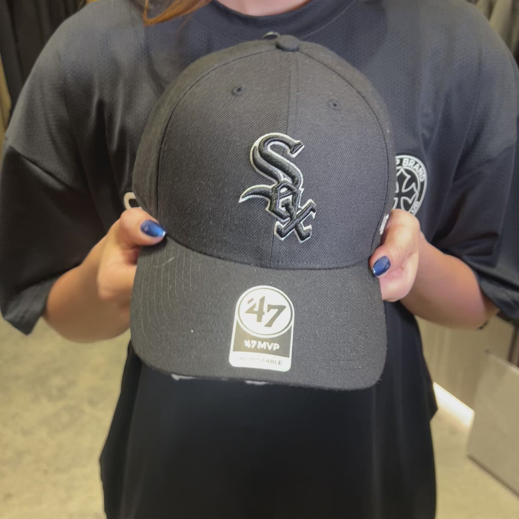 ´47 MVP MLB CHICAGO WHITE SOX LOGO NEGRO Y BLANCO GORRA AJUSTABLE NEGRA