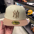 NEW ERA 59FIFTY MLB NEW YORK YANKEES SIDE PATCH GORRA CERRADA BEIGE