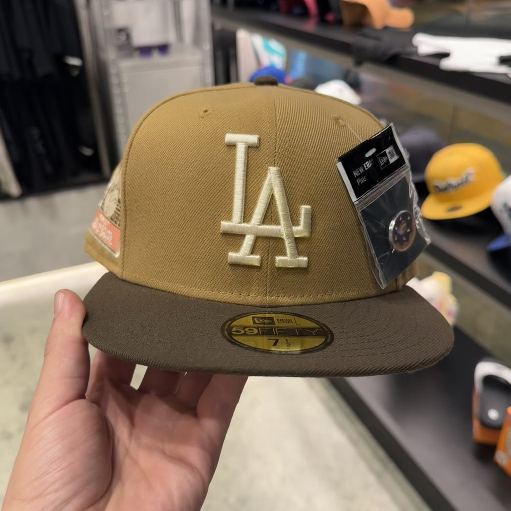 NEW ERA 59FIFTY MLB LOS ANGELES DODGERS DOUGHNUT PIN GORRA CERRADA BEIGE