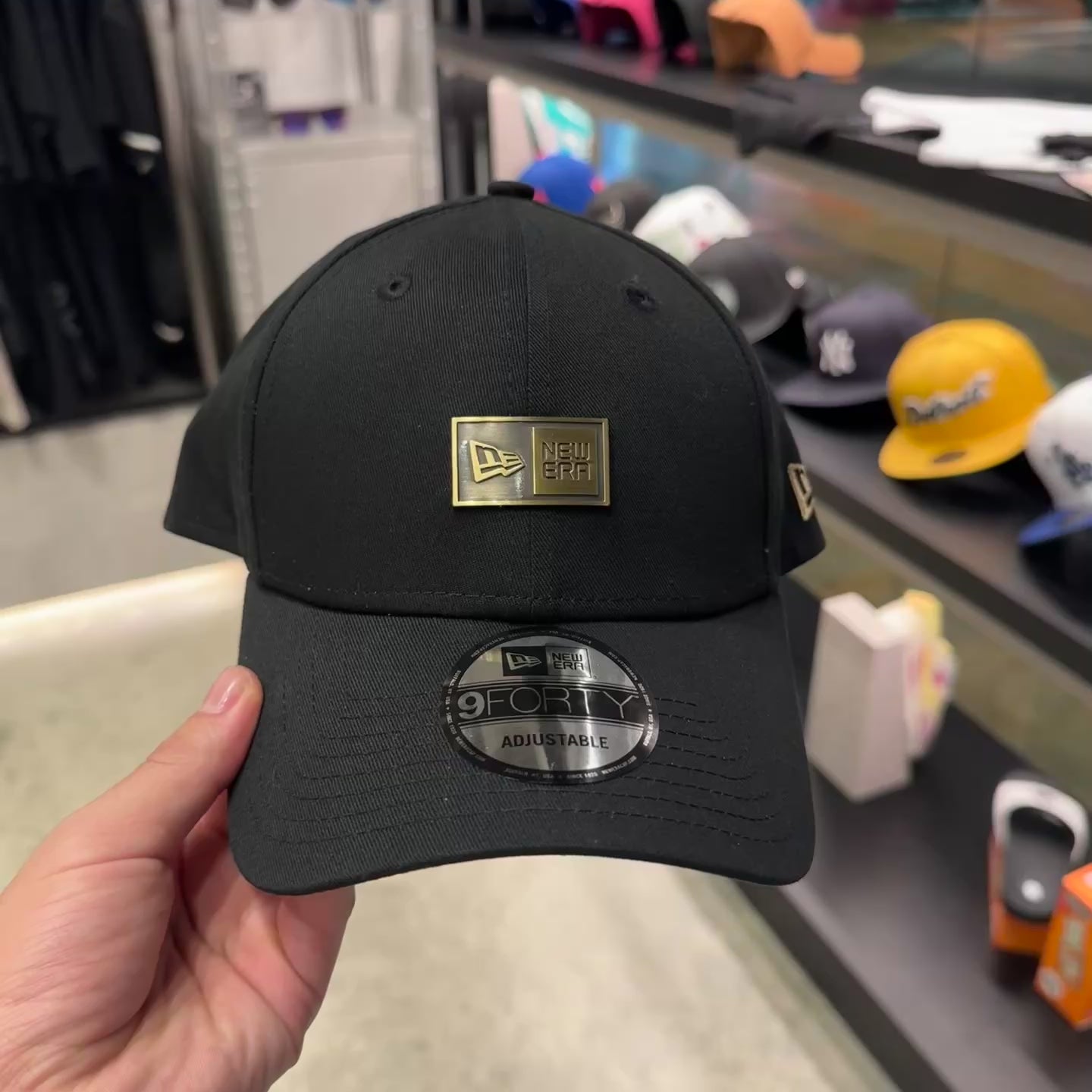 NEW ERA 9FORTY MLB METAL BADGE GORRA AJUSTABLE NEGRA