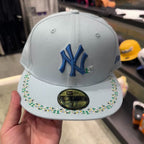 NEW ERA 59FIFTY MLB NEW YORK YANKEES FLORAL BORDER COLLECTION GORRA CERRADA AZUL