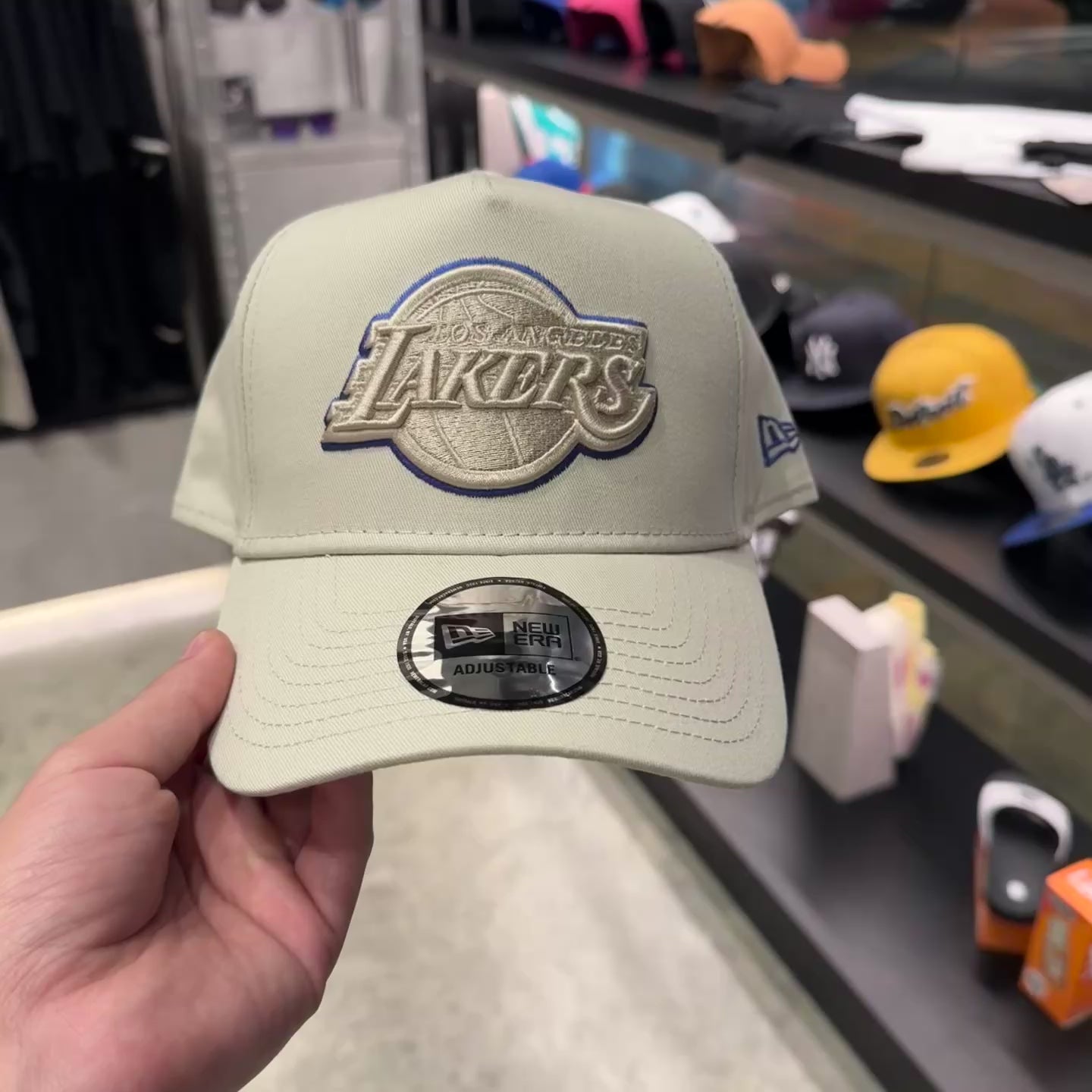 NEW ERA 9FORTY NBA LOS ANGELES LAKERS TEAM OUTLINE GORRA AJUSTABLE BEIGE