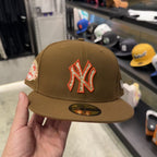 NEW ERA 59FIFTY MLB NEW YORK YANKEES SMOKY SIZZLE GORRA CERRADA CAFE