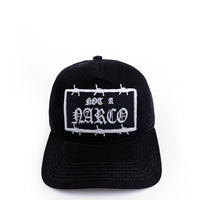 GORRA TRUCKER NEGRA NOT A NARCO VISTA FRONTAL