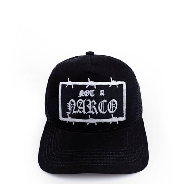 GORRA TRUCKER NEGRA NOT A NARCO VISTA FRONTAL