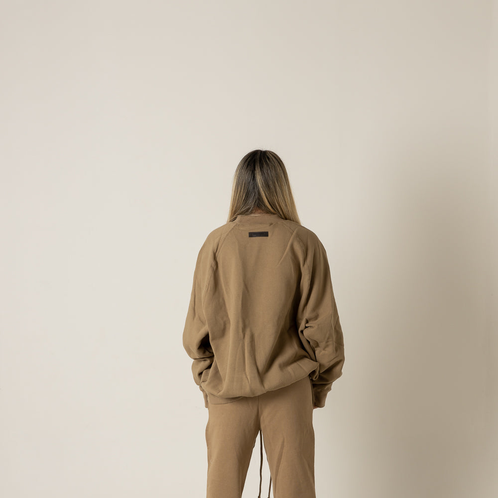 FEAR OF GOD ESSENTIALS SACO OVERSIZE CANELA