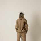 FEAR OF GOD ESSENTIALS SACO OVERSIZE CANELA