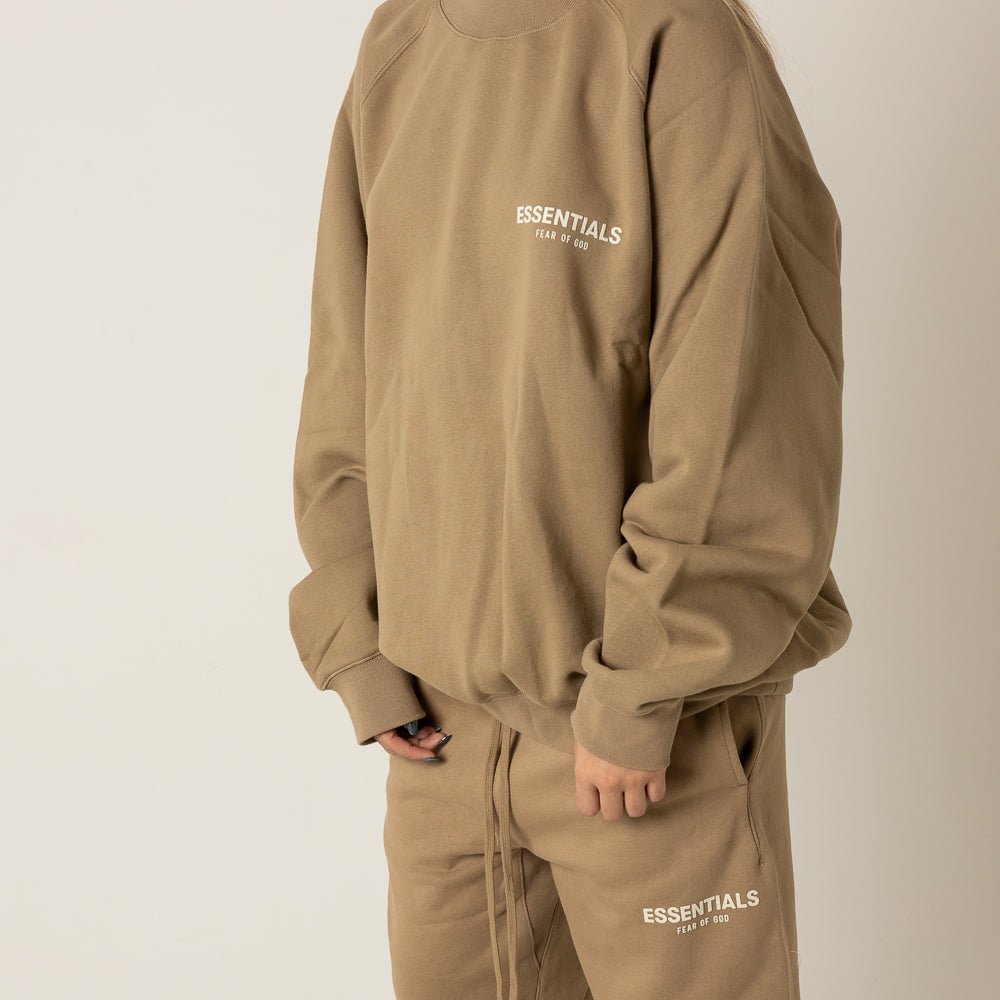 FEAR OF GOD ESSENTIALS SACO OVERSIZE CANELA